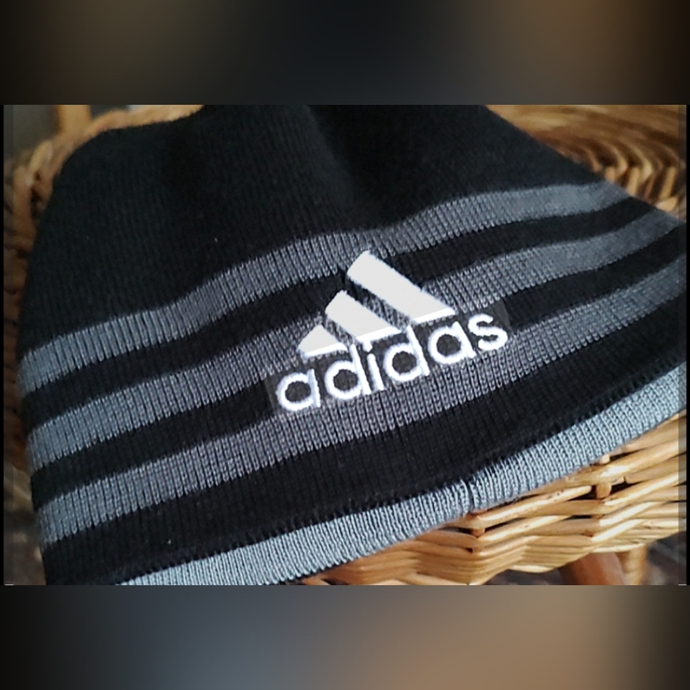 adidas Eclipse Reversible OSFY (one size fits youth) 9-16